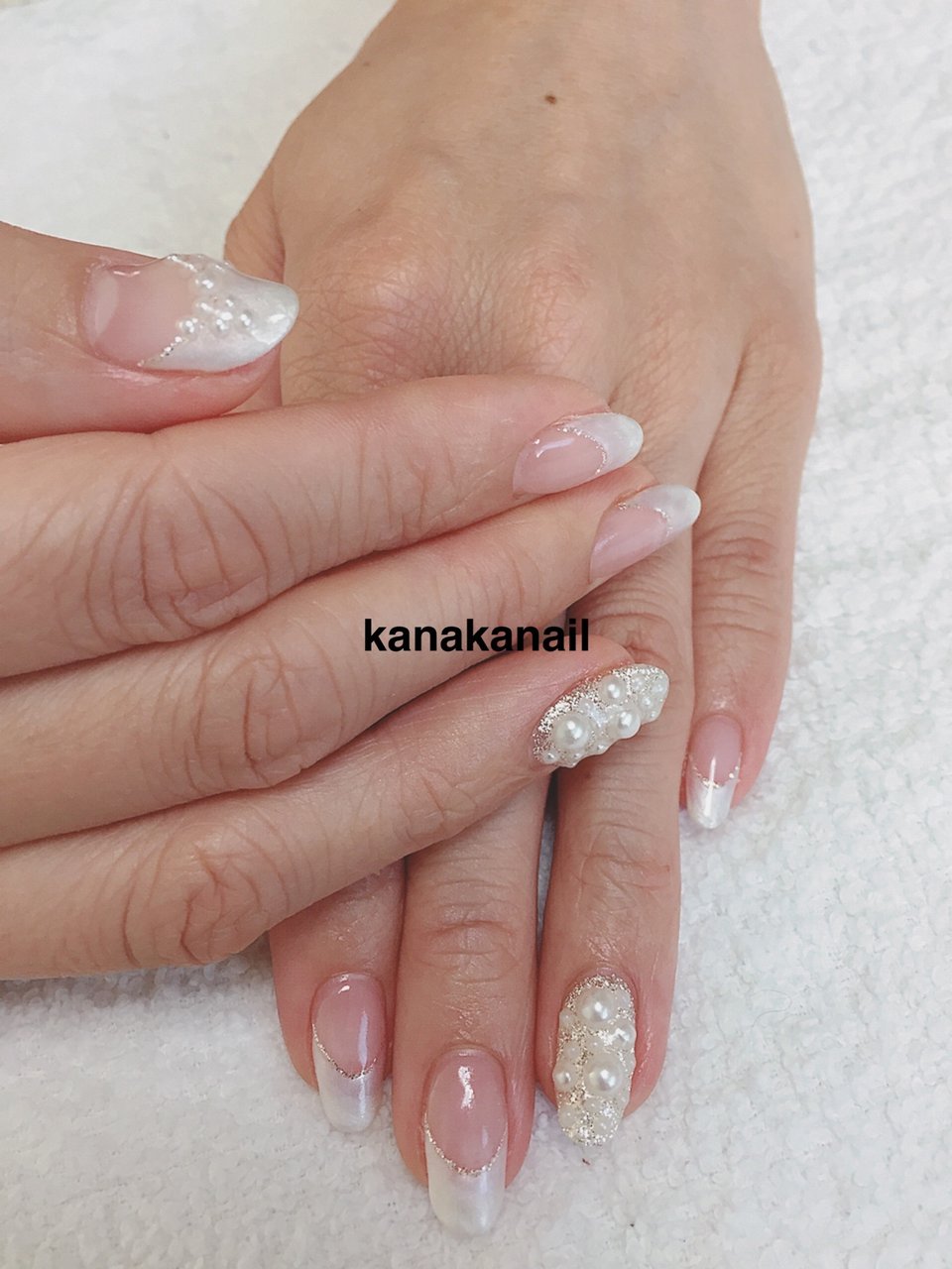 ハンド 変形フレンチ パール ホワイト ジェルネイル Kanakaのネイルデザイン No ネイルブック