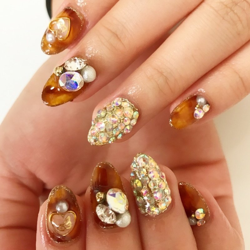 秋 ビジュー くりぬき ニュアンス べっ甲 Nail Room Amery のネイルデザイン No ネイルブック