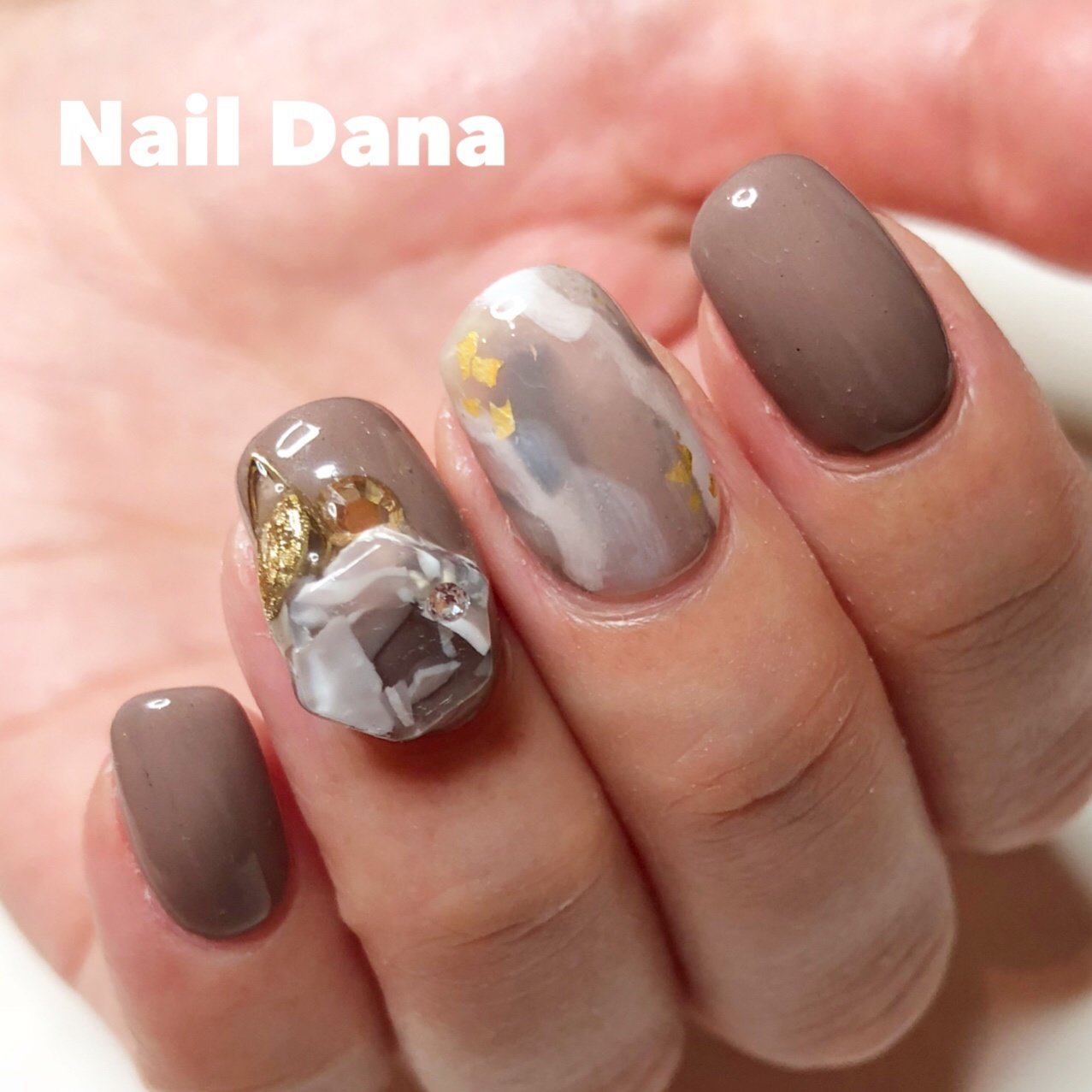 秋 冬 オフィス ブライダル ハンド Nail Danaのネイルデザイン No ネイルブック