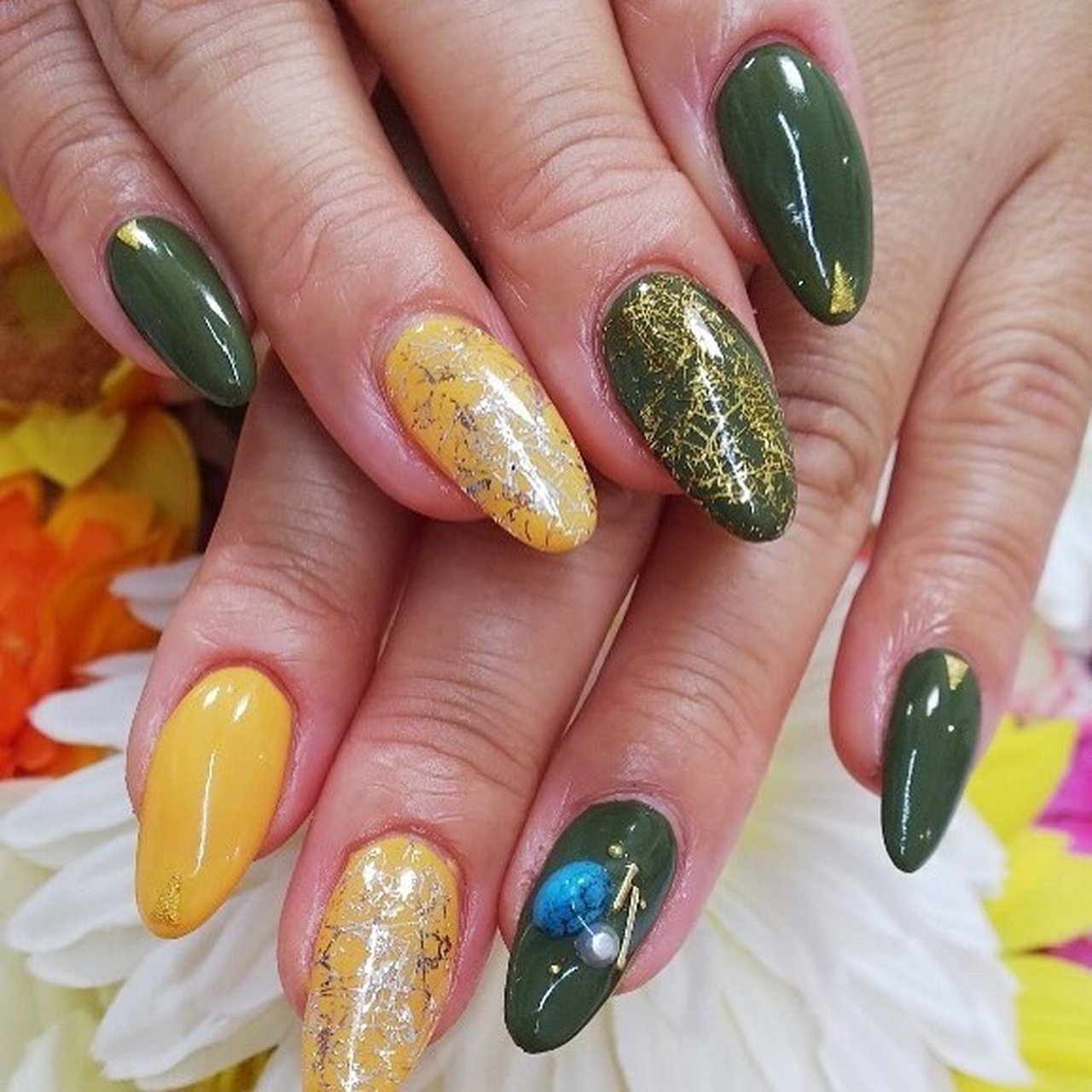 【315】オーダー❉マスタード 秋色 カーキ 大人可愛い ドットネイル 315】オーダー❉マスタード 秋色 カーキ 大人可愛い ドットネイル