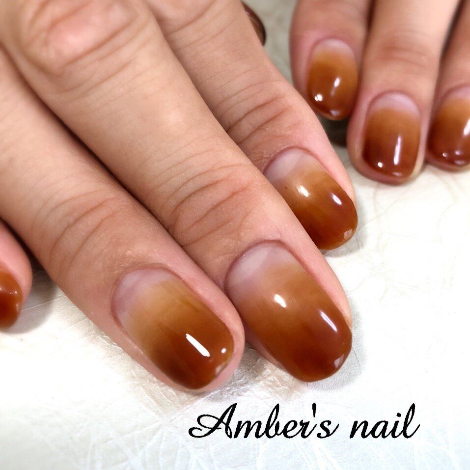 秋 冬 ハンド グラデーション ブラウン Amber S Nail アンバーズネイルのネイルデザイン No ネイルブック