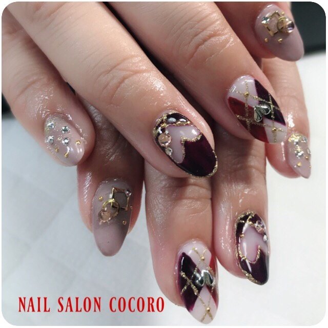 秋 冬 バレンタイン オフィス ハンド ネイルサロンココロのネイルデザイン No ネイルブック