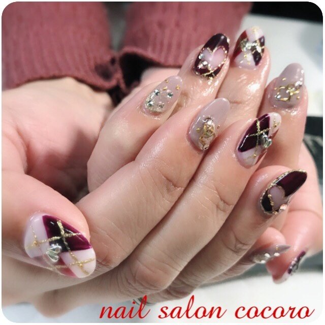 秋 冬 バレンタイン オフィス ハンド ネイルサロンココロのネイルデザイン No ネイルブック