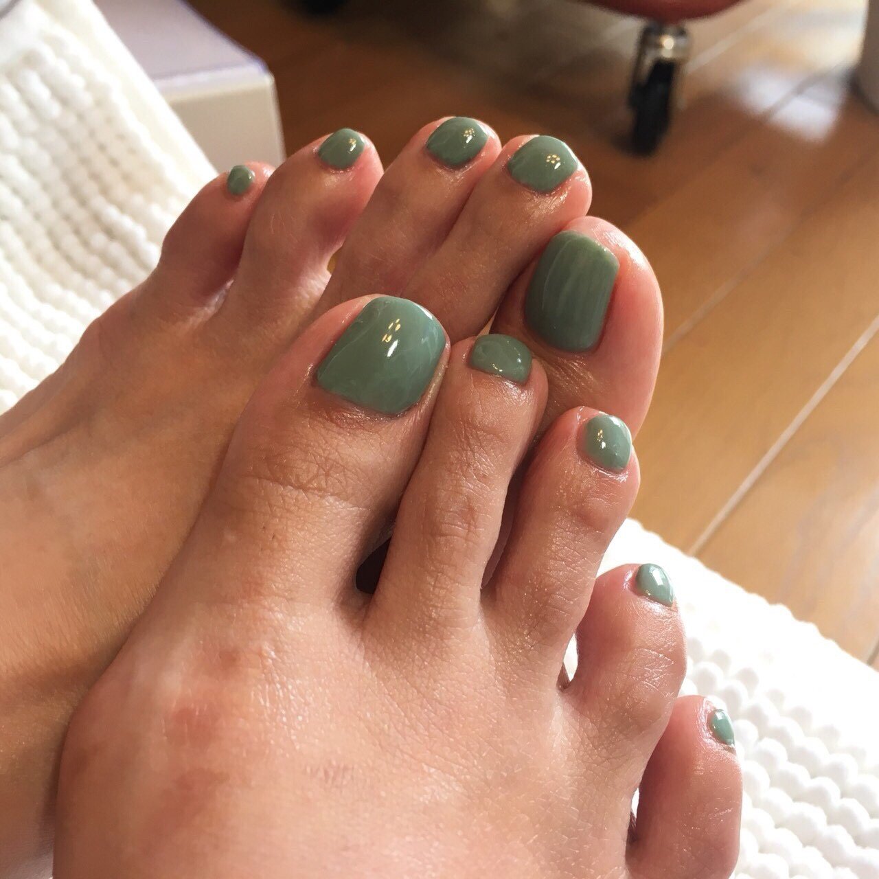 オールシーズン フット シンプル グリーン ペディキュア Nailsalondaisyのネイルデザイン No ネイルブック