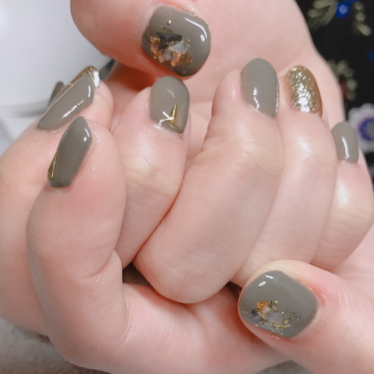 秋 冬 グリーン ゴールド スモーキー Simple Nail 鈴のネイルデザイン No ネイルブック