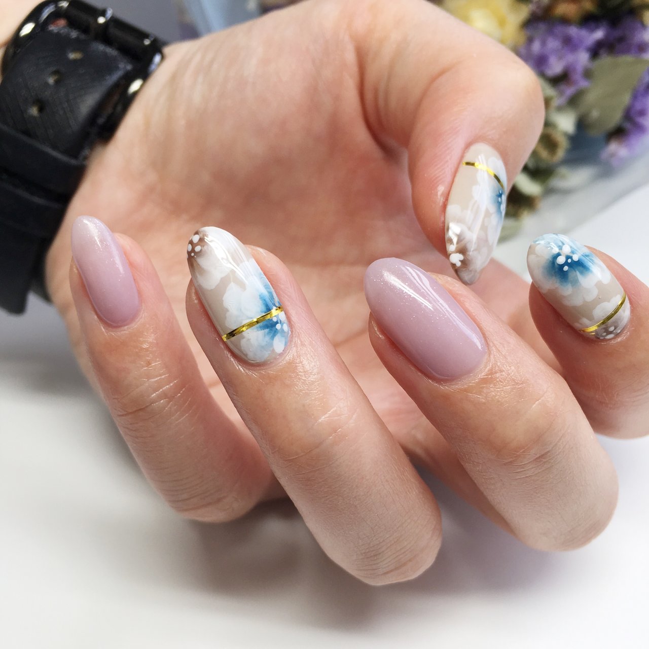 秋 ハンド ワンカラー フラワー ベージュ Nail Salon Ailusのネイルデザイン No ネイルブック