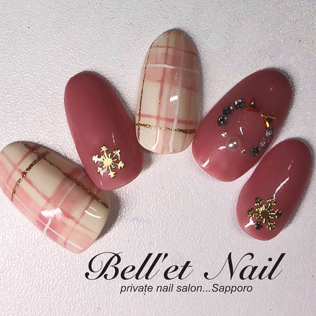 秋 冬 ワンカラー チェック ベージュ Bell Et Nail ネイリストayacoのネイルデザイン No 365 ネイルブック