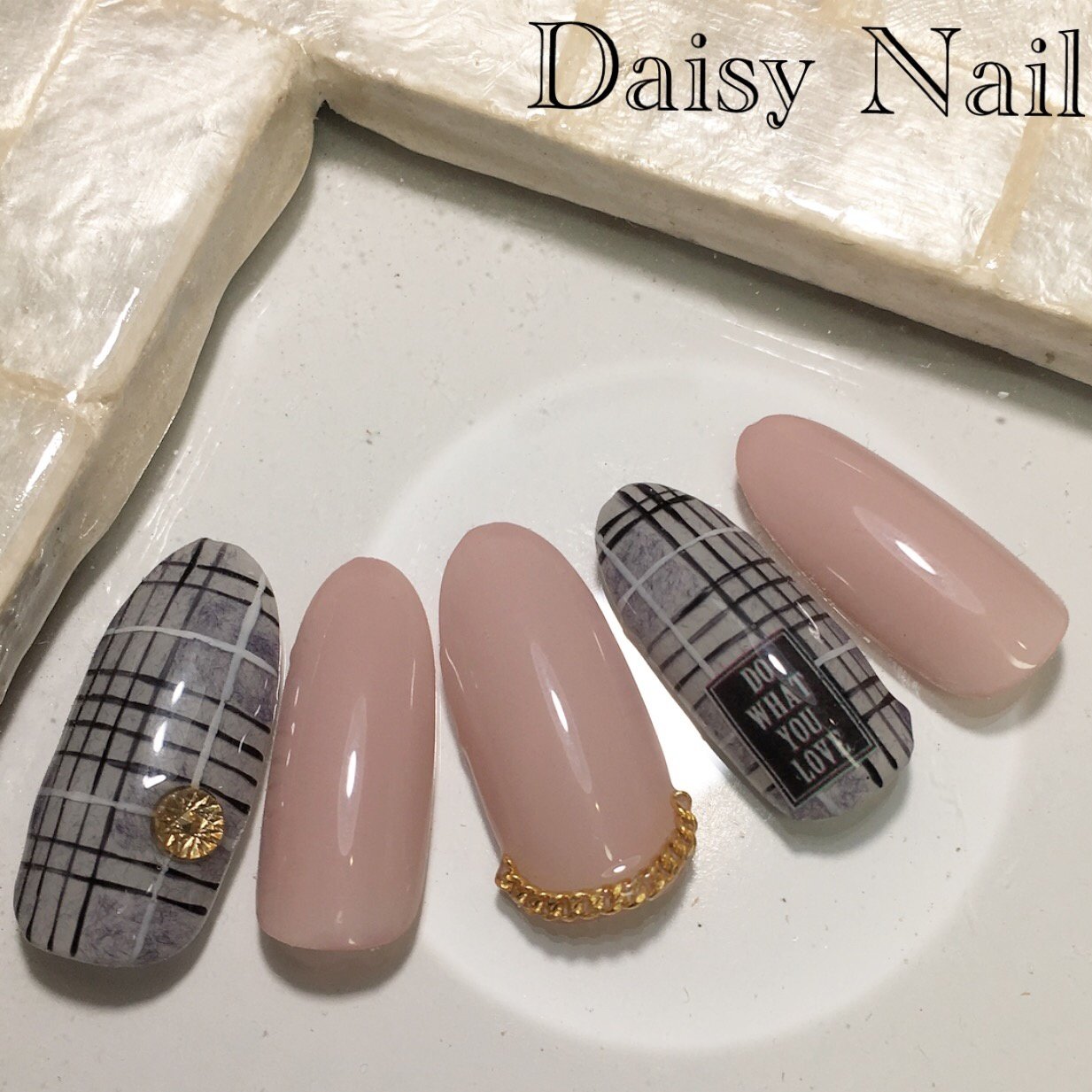 秋 冬 ハンド ワンカラー チェック Daisynailのネイルデザイン No 3621671 ネイルブック