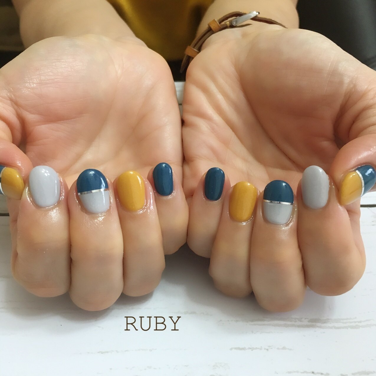 秋 ハンド ワンカラー バイカラー レトロ Ruby Nail07のネイルデザイン No ネイルブック