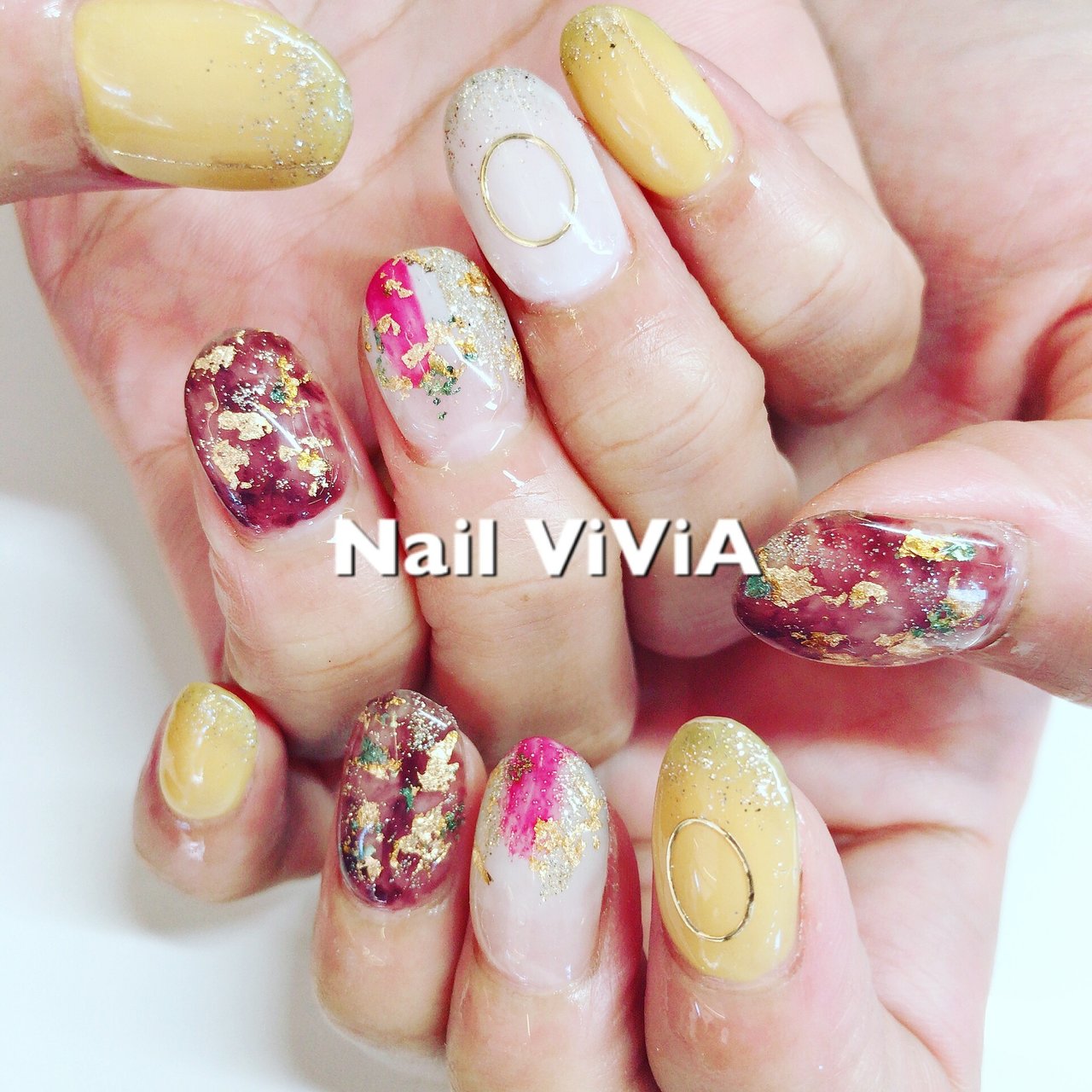秋 ハロウィン ハンド 変形フレンチ ラメ Nail Vivia ネイル ビビア のネイルデザイン No ネイルブック