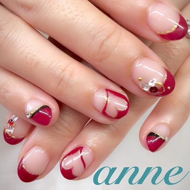 ハンド フレンチ 変形フレンチ ハート くりぬき Nailsalon Anne のネイルデザイン No ネイルブック