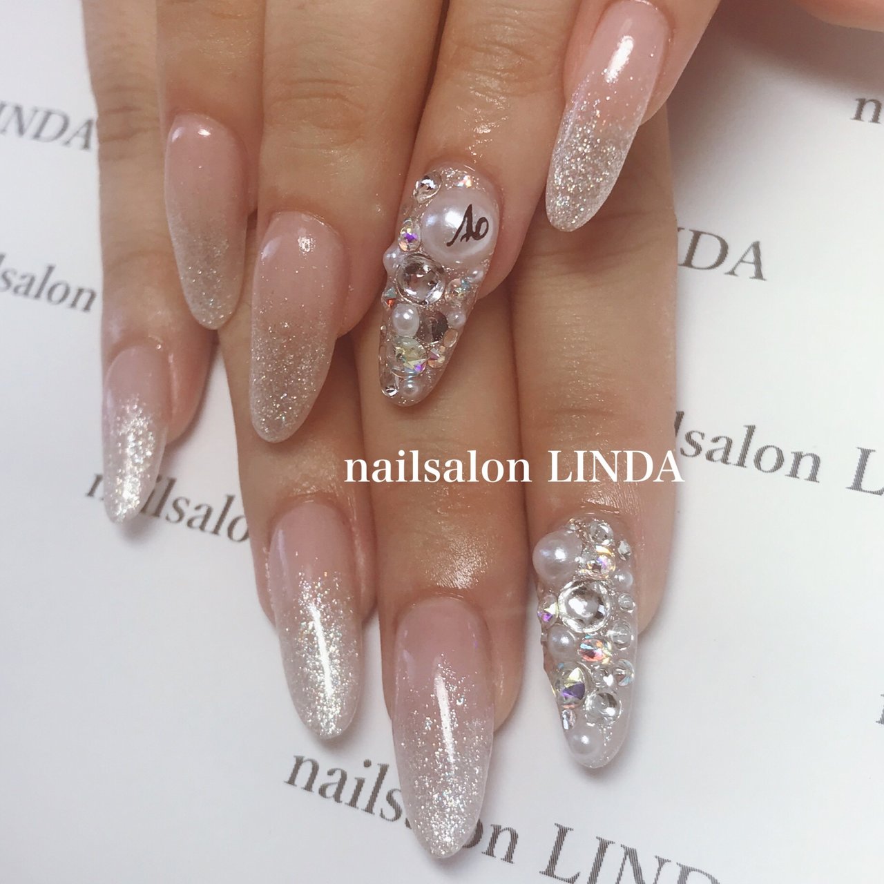 冬 オールシーズン ブライダル ハンド グラデーション Nailsalon Lindaのネイルデザイン No ネイルブック