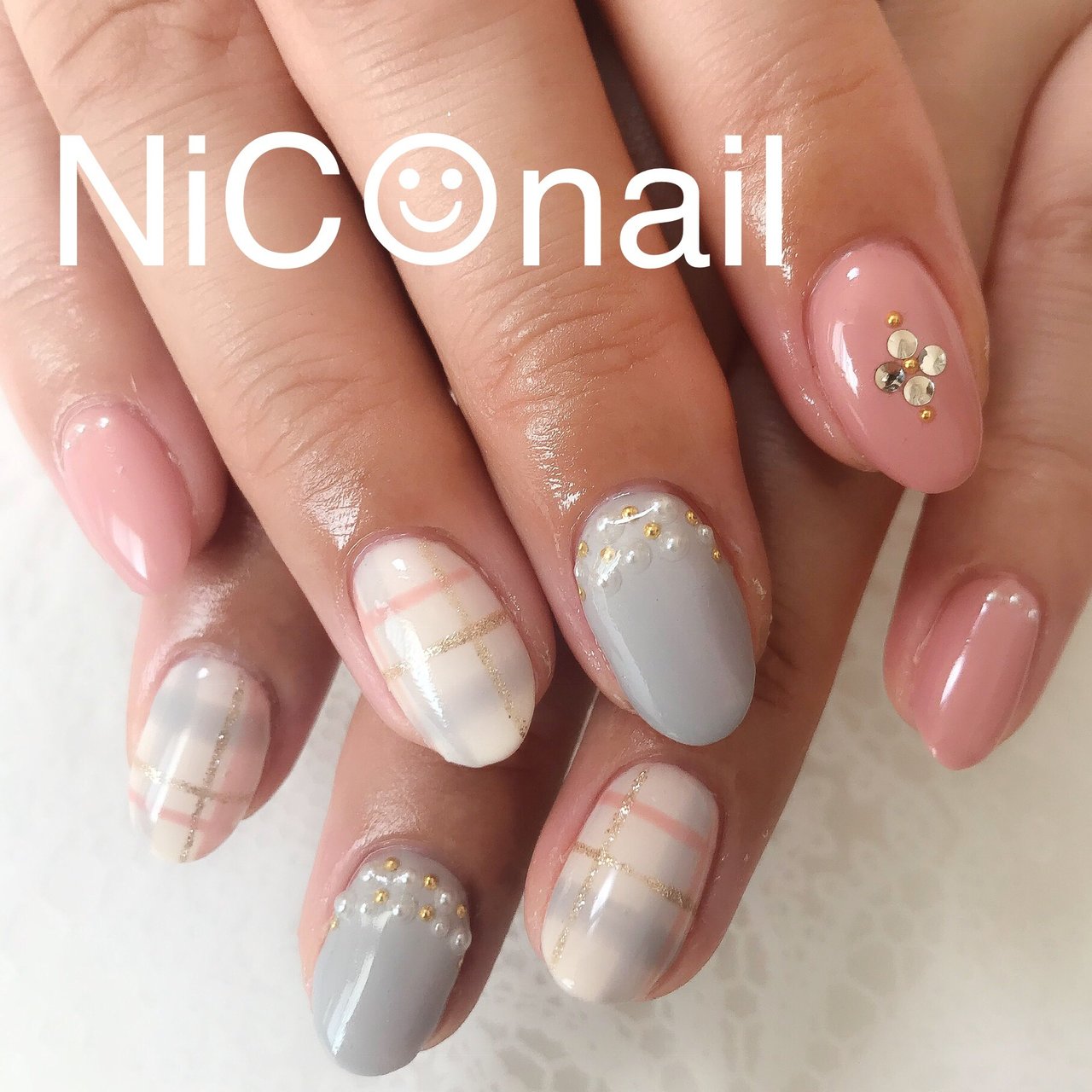 秋 冬 ハンド チェック ホワイト Koimomiのネイルデザイン No ネイルブック