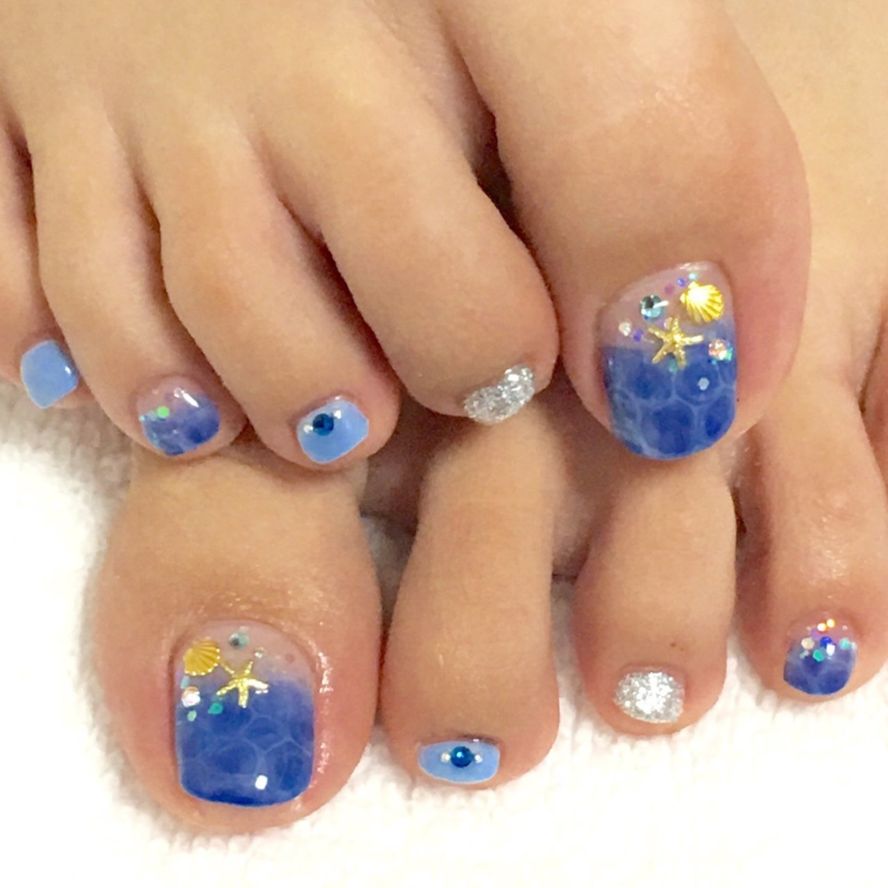 フットネイルチップ No.74 深海 奥行きシェル フットネイルチップ No.74 深海 奥行きシェル