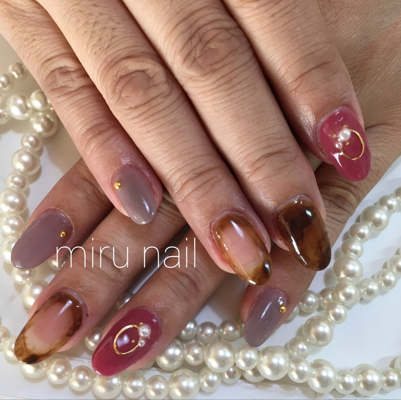 秋 ハンド べっ甲 ミディアム ボルドー Miru Nailのネイルデザイン No ネイルブック
