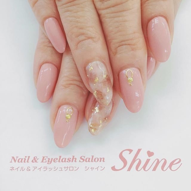 秋 ハンド シンプル べっ甲 ピンク Nail Eyelash Salon Shineのネイルデザイン No ネイルブック