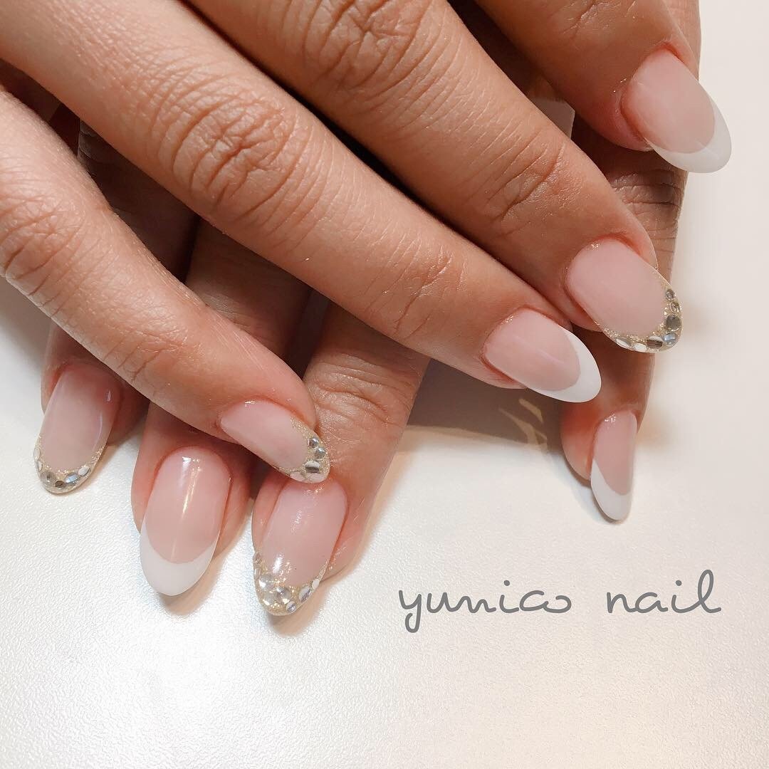 オールシーズン ハンド フレンチ ラメ ビジュー Yunico Nail ユニコネイル 熊本ネイルサロンのネイルデザイン No 364 ネイルブック