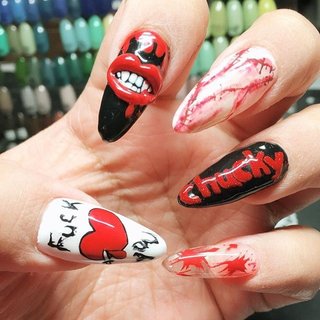 ねいる 💅ネイルチップ入荷してます💅 つけるだけでオシャレ度UP❣️ 夏