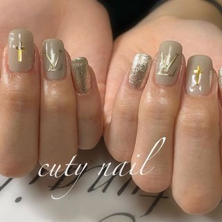 LOUIS VUITTON ネイルセット Louis Vuitton Nail Polish - Berry & Beige Set - NEW Vintage