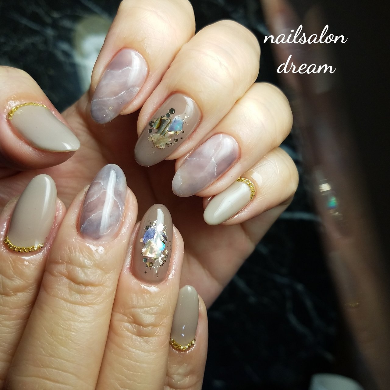ラメ シェル 大理石 チェーン ニュアンス Nail Dreamのネイルデザイン No ネイルブック
