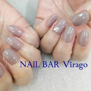 お客様ネイル グレージュのワンカラーに、左薬指だけストーン
秋カラーが人気ですね♡
・
『今日予約空いちょってよかったー！寝たかったんよー！』
と😅
ネイルついでに昼寝ではなく、昼寝ついでにネイル？
どちらでも歓迎致します✨
・
https://nailbarvirago.jimdo.com/
・
#nailbarvirago #大分市ネイルサロン #大分ネイルサロン #nail #ネイルケア #大人ネイル #autumn #autumnnail #秋ネイル #シニアネイル #オフィスネイル #大分市 #上宗方 #わさだネイル #70代のお客様 も #40代ネイリスト #テンション低めのネイリスト #ジェルネイル #上品ネイル #パラジェル #リクライニングソファ #大人女性ネイル #巻き爪 #巻き爪補正 #深爪改善 #秋 #オールシーズン #オフィス #女子会 #ハンド #シンプル #ビジュー #ワンカラー #大人 #ショート #ベージュ #グレージュ #グレー #ジェルネイル #お客様 #nail_bar_virago #ネイルブック