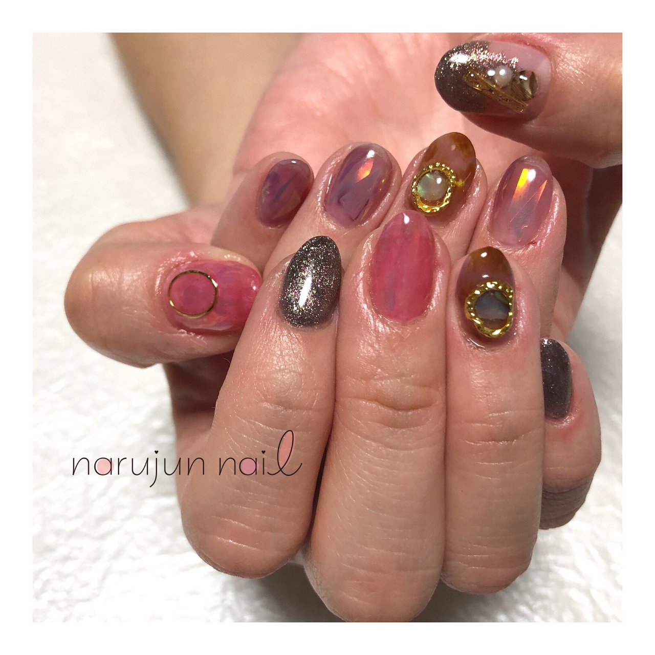 オールシーズン ニュアンス オーロラ ピンク ブラウン Narujun Nailのネイルデザイン No ネイルブック