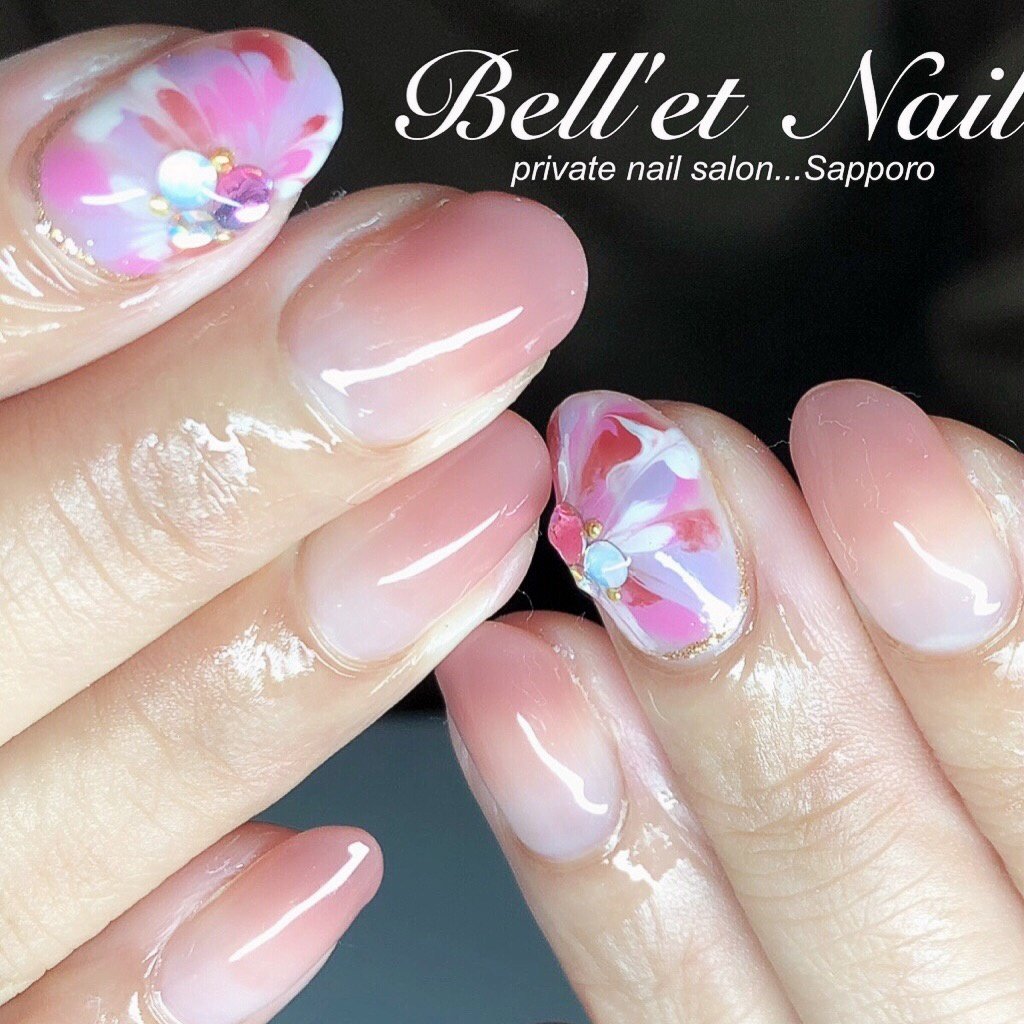 グラデーション ワンカラー ピーコック ピンク Bell Et Nail ネイリストayacoのネイルデザイン No ネイルブック