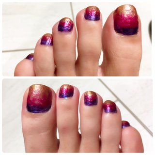 gradation nail BYSのmetallic purpleを根本、
BYSのmetallic pinkを中間層に、
BYSのgolden bronzeを爪先に塗り完成。
それぞれのつなぎめがクッキリわかれないように
前に塗った色が半乾きくらいのタイミングで
次の色を塗り細筆を縦方向に使い馴染ませました。
馴染みが甘いところは指で軽く抑えて馴染ませ整えました。
#フット #秋 #nail #オールシーズン #ゴールド #gold #ブロンズ # #bronze #パープル # #purple #レッド #red #ミラーカラー #mirrornails #グラデーション #gradation #フットネイル #ミディアム #ニュアンス #秋色 #セルフネイル #マニキュア #セルフ #簡単 #オトナネイル #秋 #オールシーズン #ライブ #ハロウィン #フット #グラデーション #ミラー #ミディアム #レッド #パープル #ゴールド #マニキュア #セルフネイル #10305 #ネイルブック