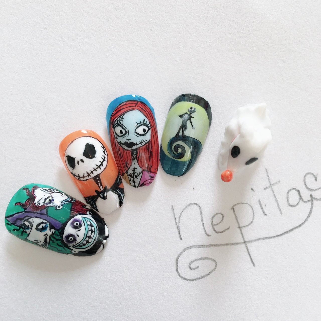 秋 ハロウィン クリスマス ハンド 痛ネイル Nepitasのネイルデザイン No ネイルブック