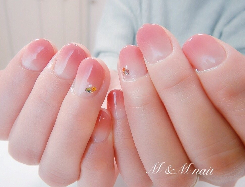 グラデーション ショート ピンク スモーキー ジェル Mandmnailのネイルデザイン No ネイルブック