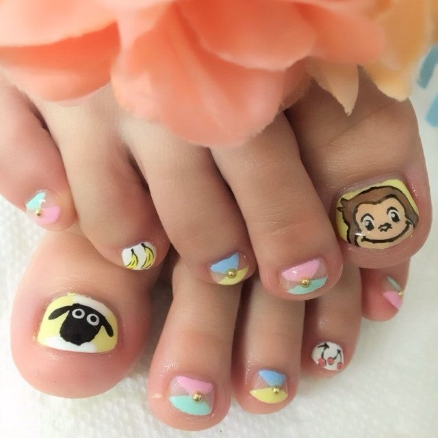 フット キャラクター イエロー カラフル ジェル Rie Nail のネイルデザイン No ネイルブック