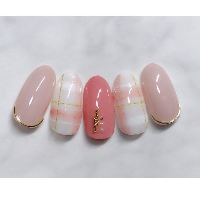 秋 冬 ハンド チェック ホワイト Min Nail のネイルデザイン No 3688826 ネイルブック