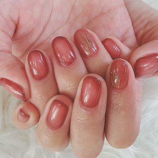 逆チークネイルのネイルデザイン ネイルブック