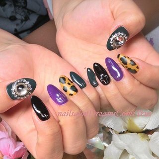 #leopard .
.
オシャレさんデザイン✨
豹柄のところだけマット仕上げ
.
.
#naildesign#genic#photograhy#art#nailart#longnail#season#designbook#followme#ネイル#デザイン#ジェルネイル#ネイルデザイン#ネイルアート#オシャレネイル#インスタ映え#長持ち#季節ネイル#流行#あま市ネイルサロン#hotpepperbeauty#classy#nails#nailsalonDreamsComeTrue#foot#footnails#派手ネイル#ネイル好きな人と繋がりたい #秋 #冬 #パーティー #女子会 #ハンド #ビジュー #ワンカラー #アニマル柄 #レオパード #ミディアム #イエロー #グリーン #ブラック #ジェルネイル #お客様 #chie75☆ #ネイルブック