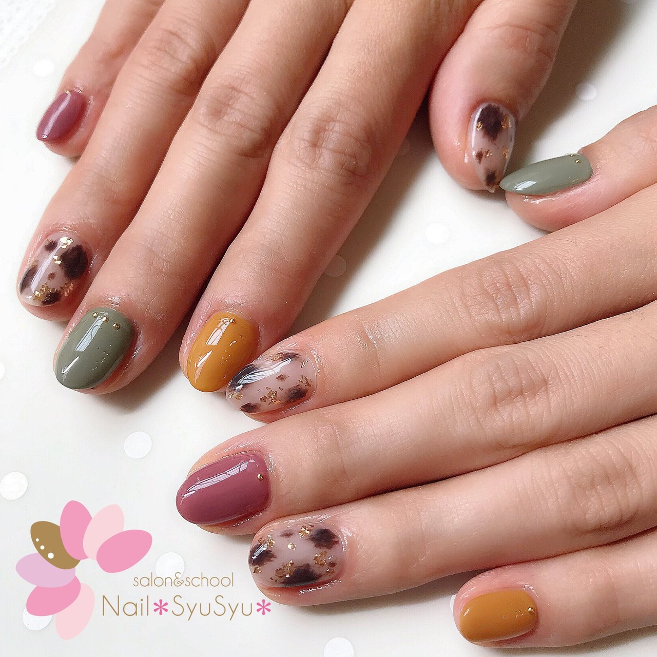 秋 ハンド ワンカラー アニマル柄 グリーン Nail Syusyu ネイルシュシュのネイルデザイン No 3695495 ネイルブック