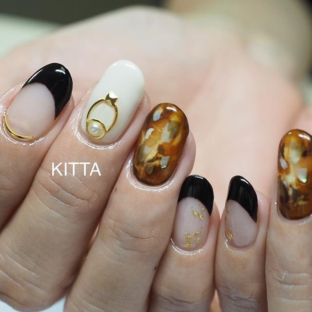 秋 冬 ハンド フレンチ べっ甲 橘田あゆみ ー Kitta ーのネイルデザイン No ネイルブック