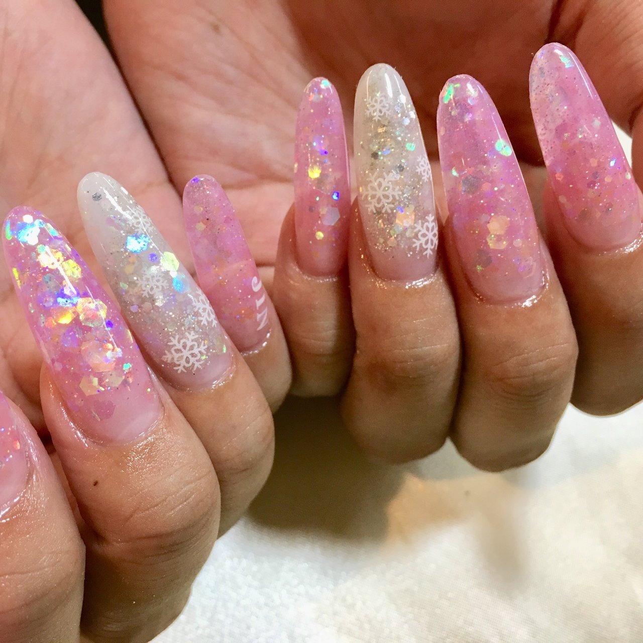 冬 お正月 成人式 バレンタイン ハンド Nailspacekayaのネイルデザイン No 3703283 ネイルブック