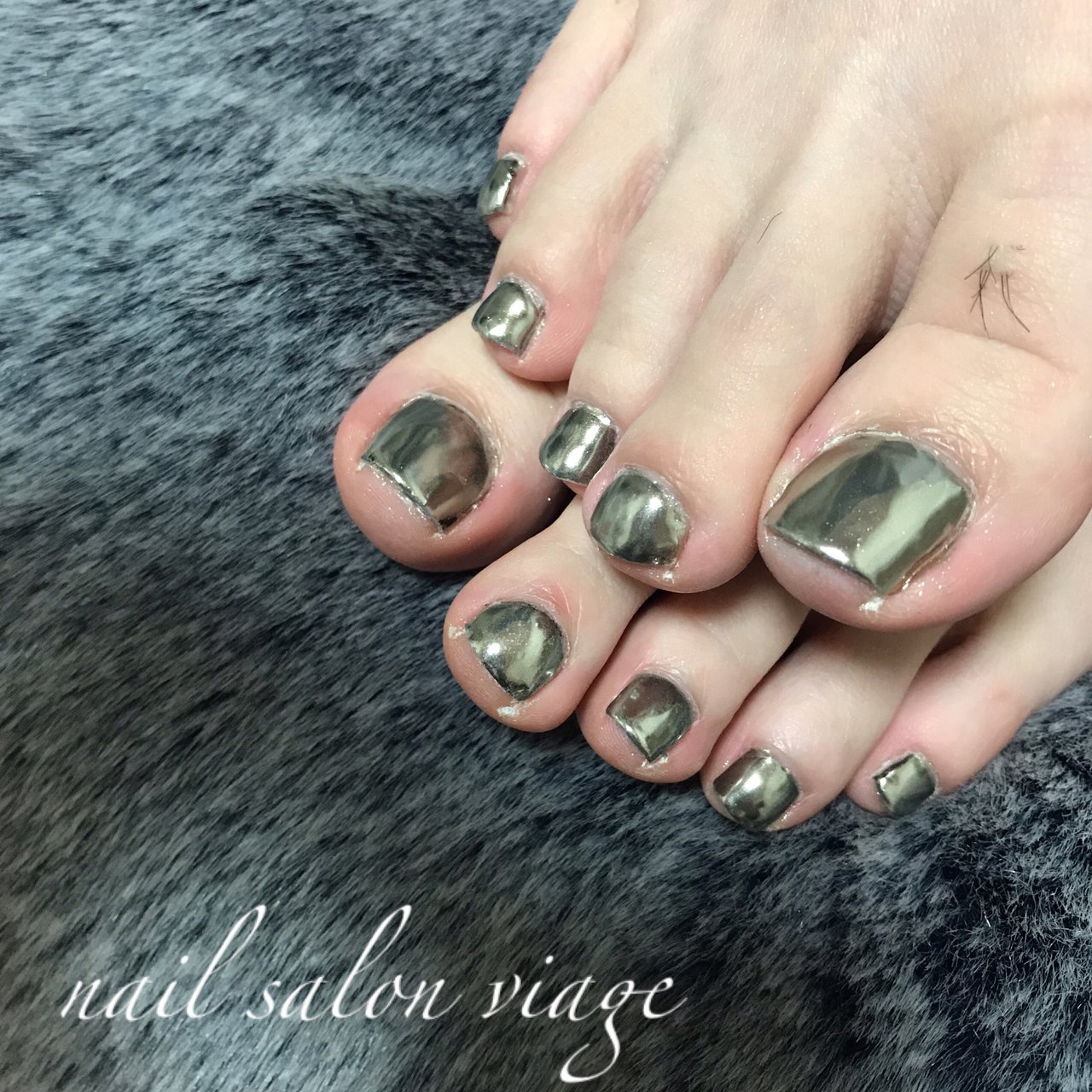 フット ミディアム メタリック ジェルネイル お客様 Kurumi Nailのネイルデザイン No ネイルブック
