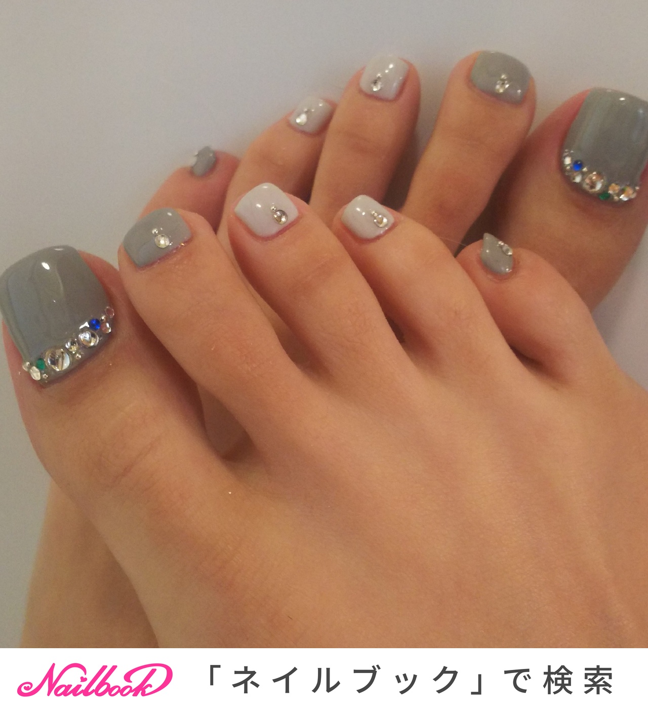 【フット】グレージュフラワー フットネイルチップ フット】グレージュフラワー フットネイルチップ フット】グレージュ