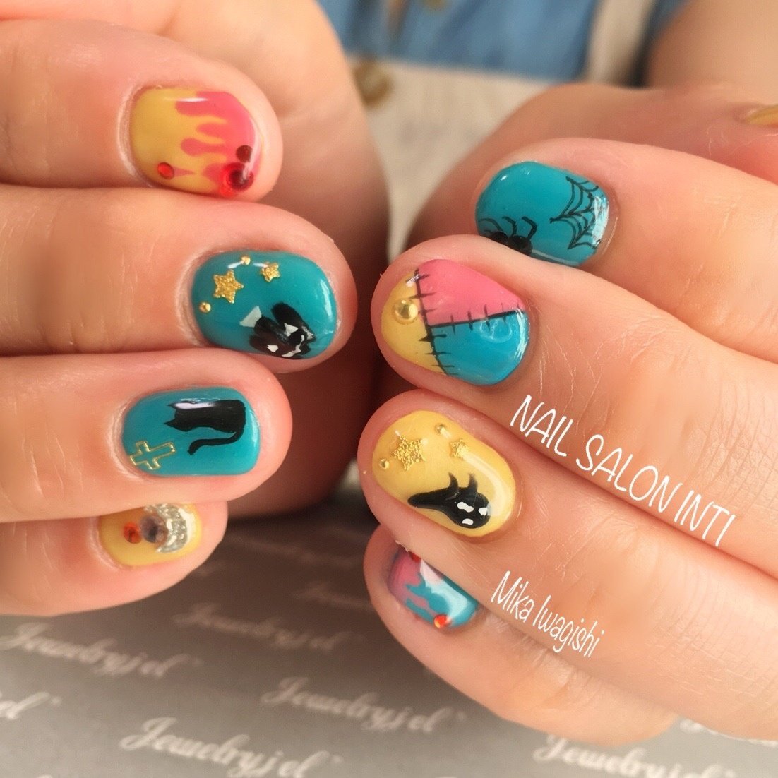 秋 ハロウィン パーティー ハンド キャラクター Nailsalon Inti 岩岸美華 のネイルデザイン No ネイルブック