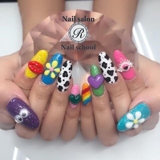 キャラクター カラフル 花のネイルデザイン ネイルブック