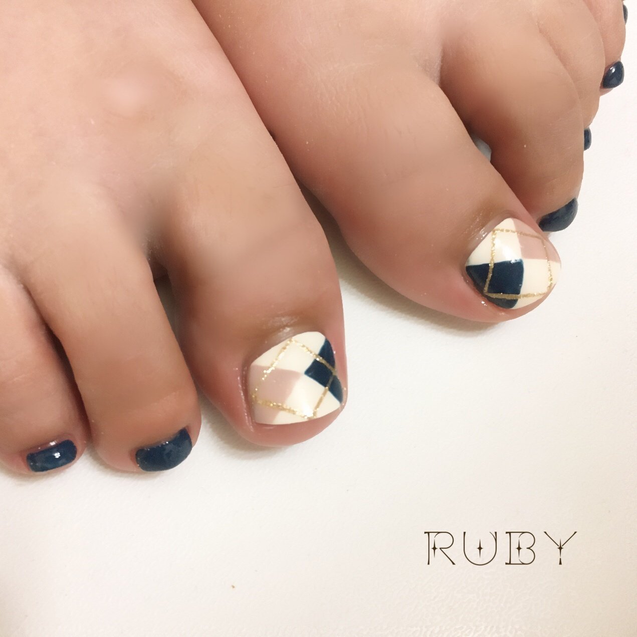 秋 冬 フット ワンカラー レトロ Ruby Nail07のネイルデザイン No ネイルブック