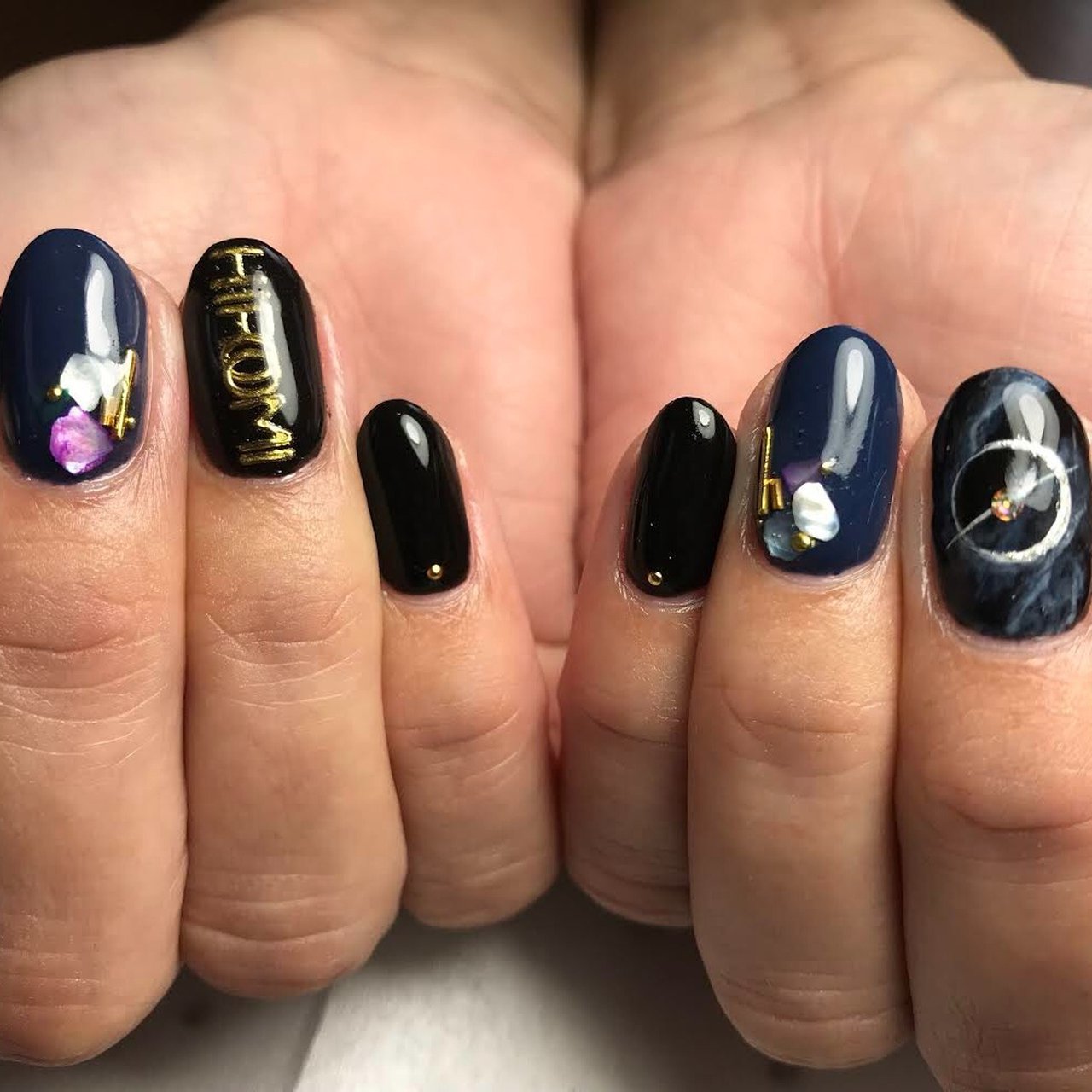 ライブ/ハンド/ワンカラー/イニシャル/ニュアンス - C NAILのネイル