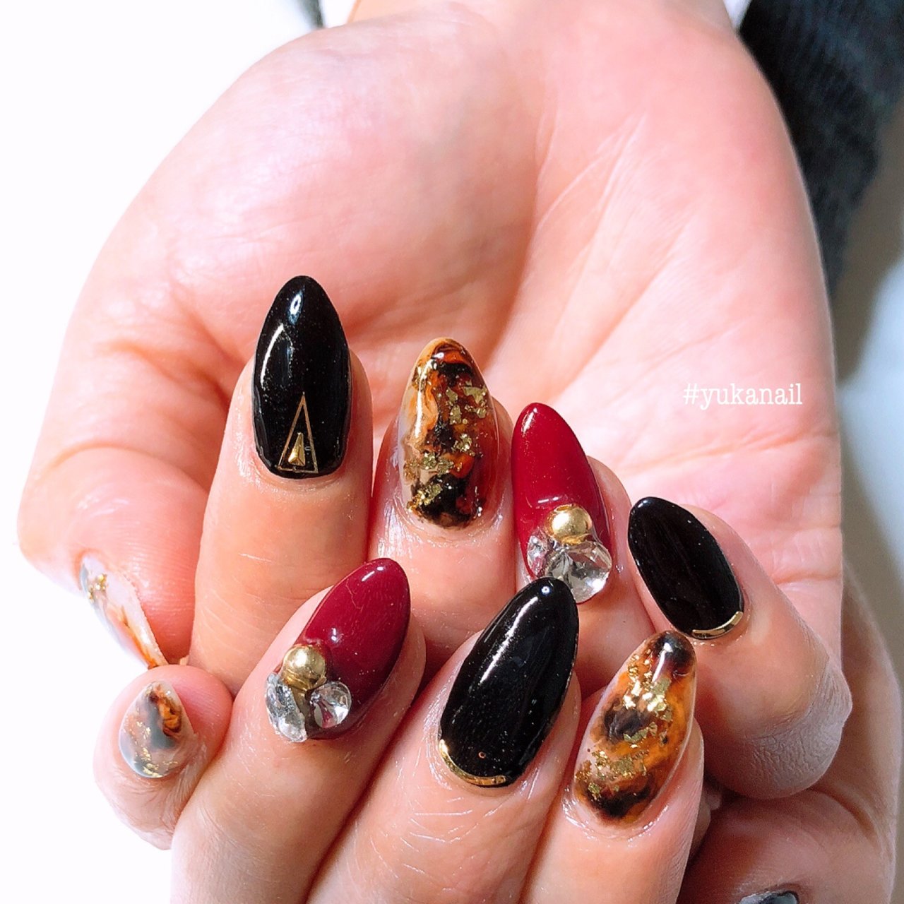 秋 冬 成人式 ハンド べっ甲 Yuka Nail ユカネイル のネイルデザイン No ネイルブック