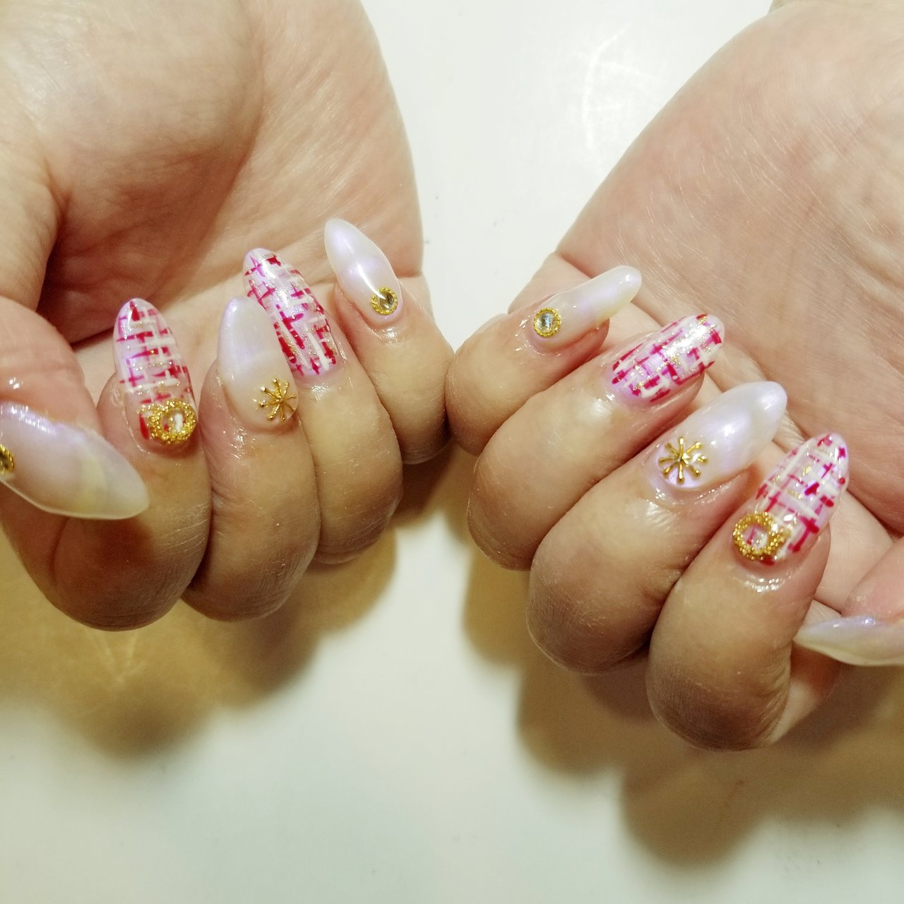 冬 クリスマス ハンド ビジュー ツイード Nana Nailのネイルデザイン No ネイルブック