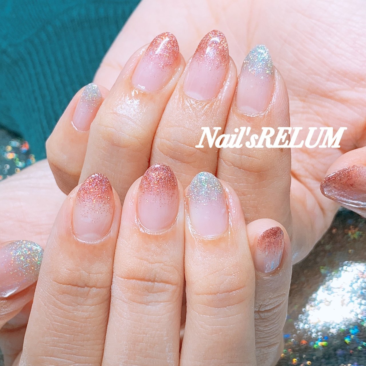 オールシーズン ハンド グラデーション ラメ ミディアム Nail S Relumのネイルデザイン No ネイルブック