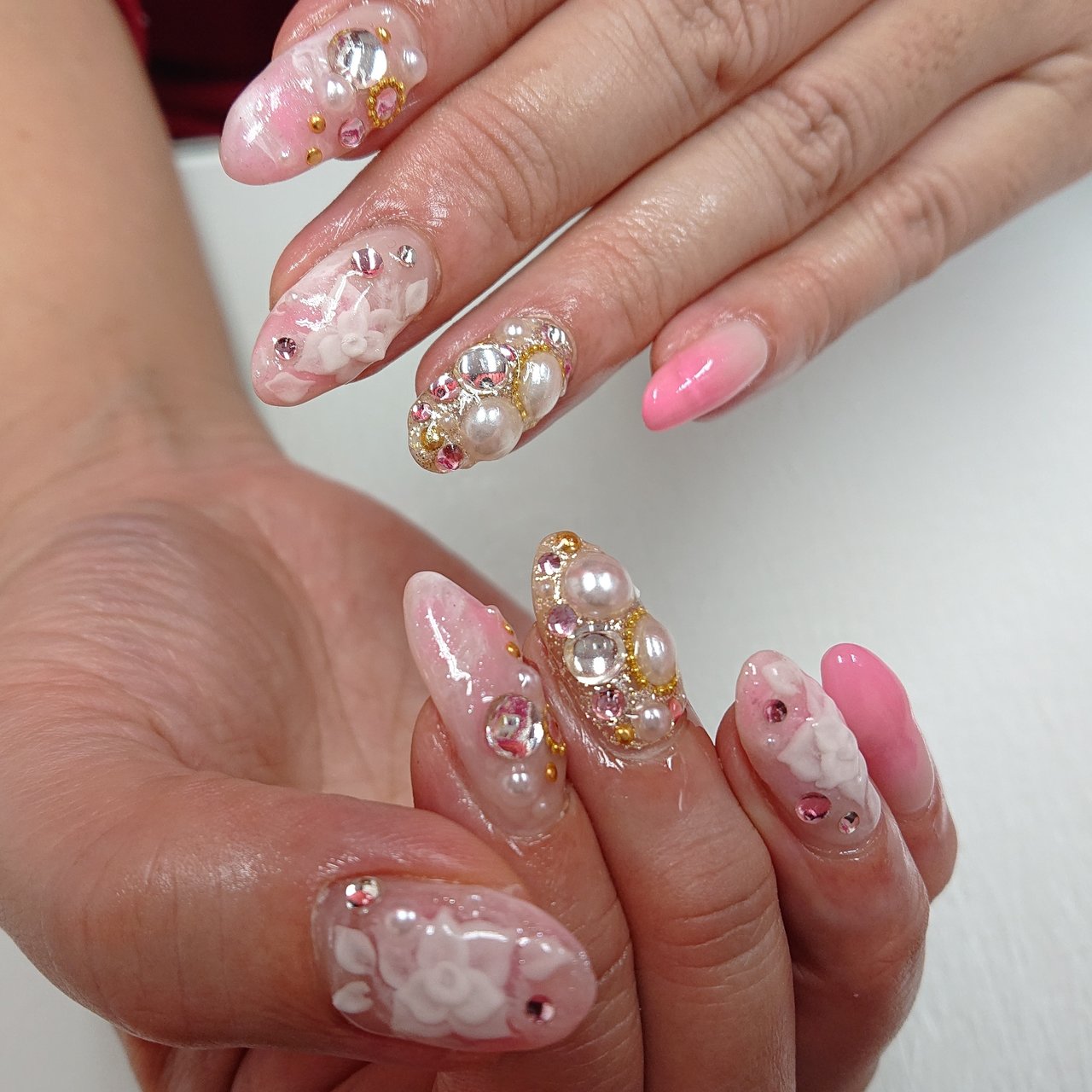 秋 冬 ハンド ビジュー フラワー Nailsaloncocoのネイルデザイン No ネイルブック