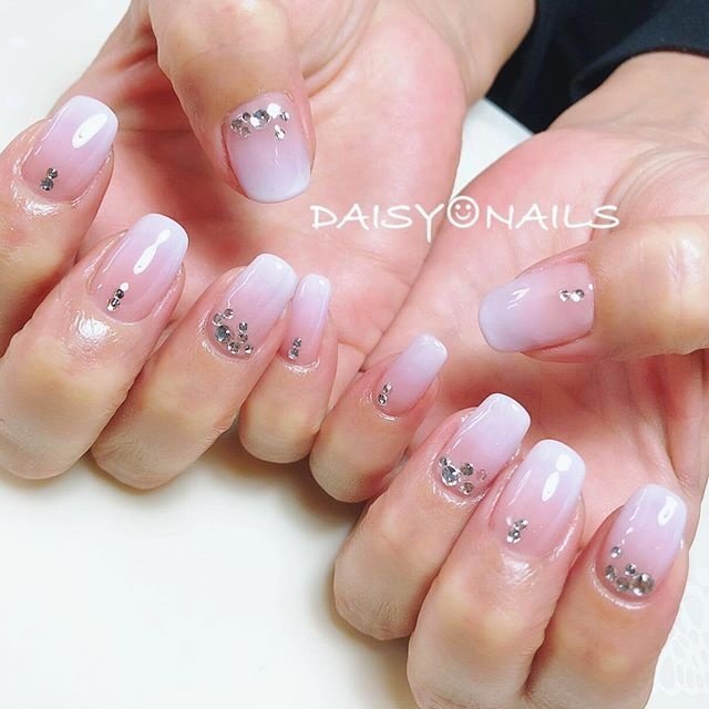 オールシーズン オフィス ブライダル ハンド グラデーション Blue Daisyのネイルデザイン No ネイルブック