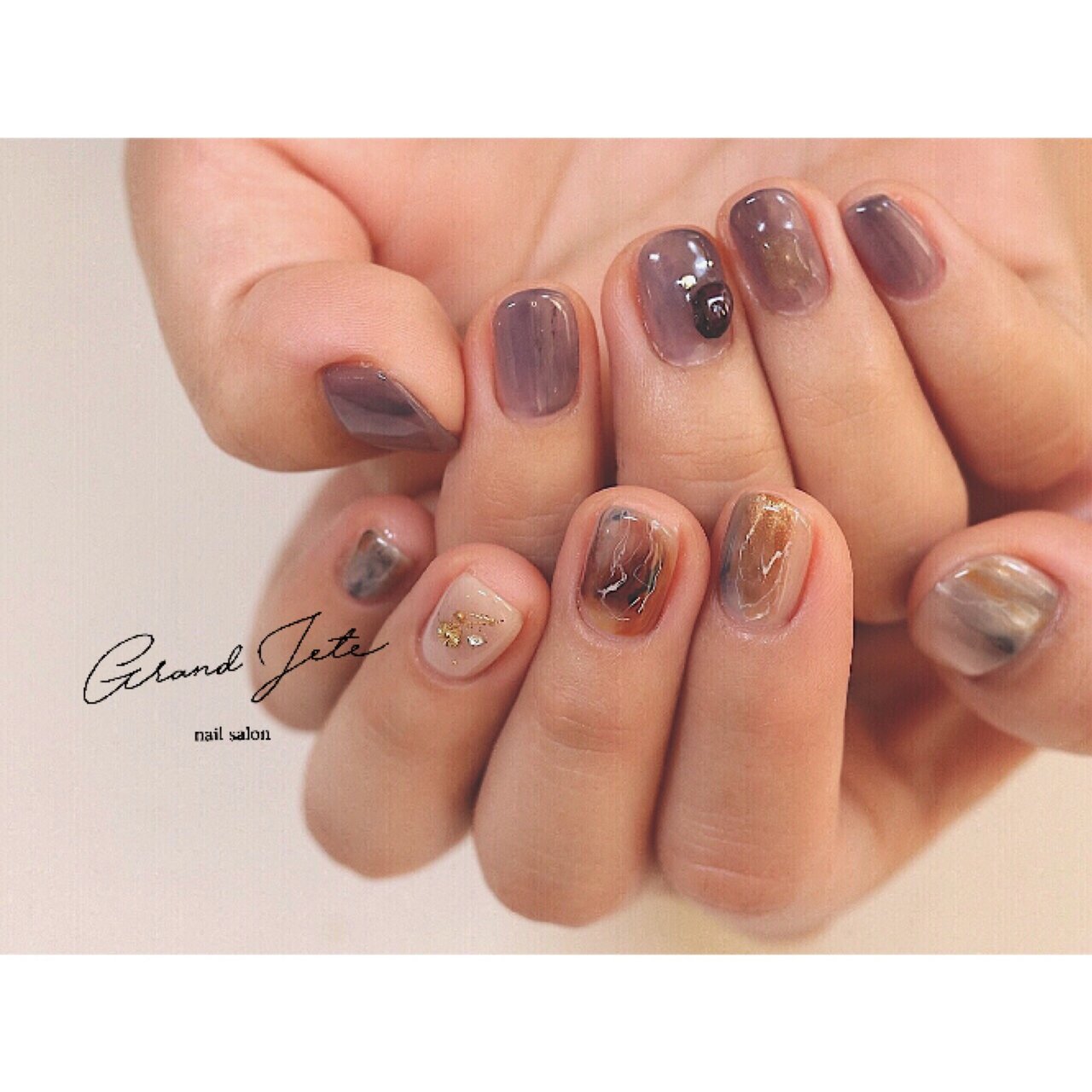 秋 冬 ハンド ニュアンス ショート Nailsalon グランジュテのネイルデザイン No 3732113 ネイルブック