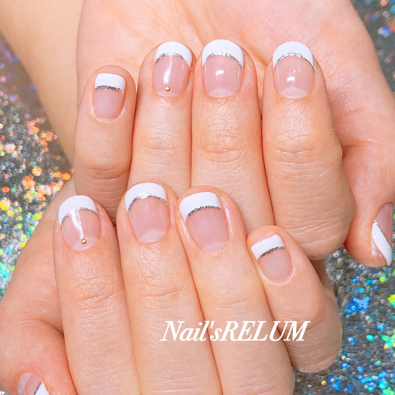 オールシーズン ハンド フレンチ ラメ ショート Nail S Relumのネイルデザイン No 3734792 ネイルブック